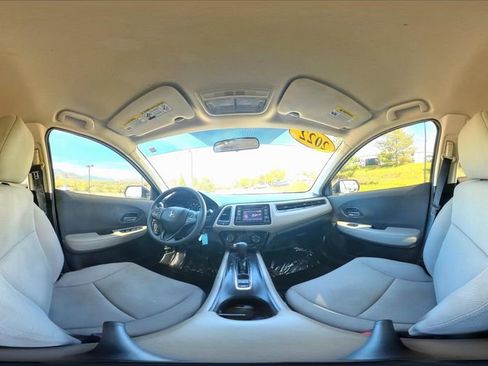 Used 2022 Honda HR-V LX image 36