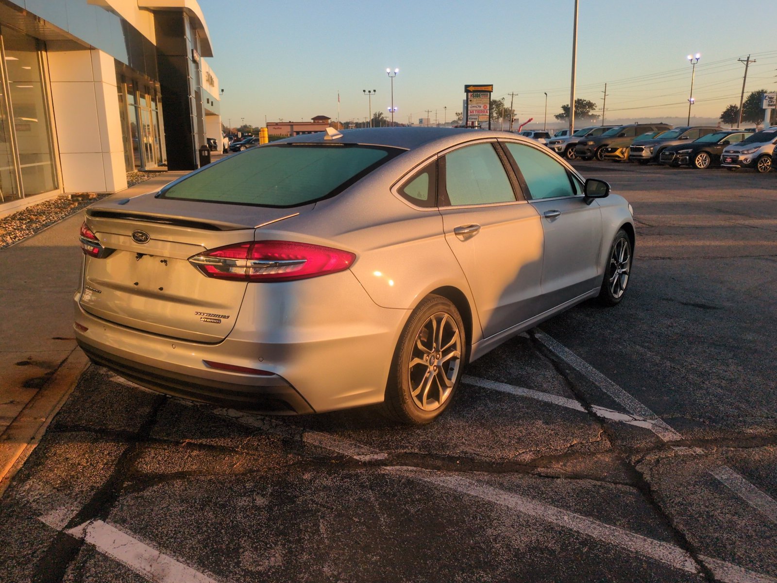 Used 2020 Ford Fusion Titanium FWD image 5