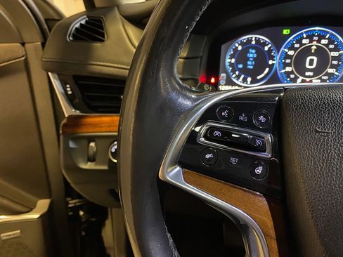 Used 2015 Cadillac Escalade Premium image 18