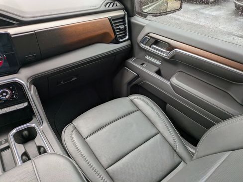 Used 2024 GMC Sierra 1500 Denali w/ Denali Reserve Package AWD/4WD image 17