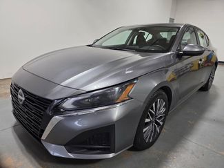 Used 2023 Nissan Altima 2.5 SV FWD video 1