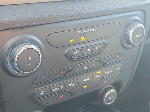 Used 2019 Ford Ranger XLT w/ Equipment Group 302A Luxury AWD/4WD image 27