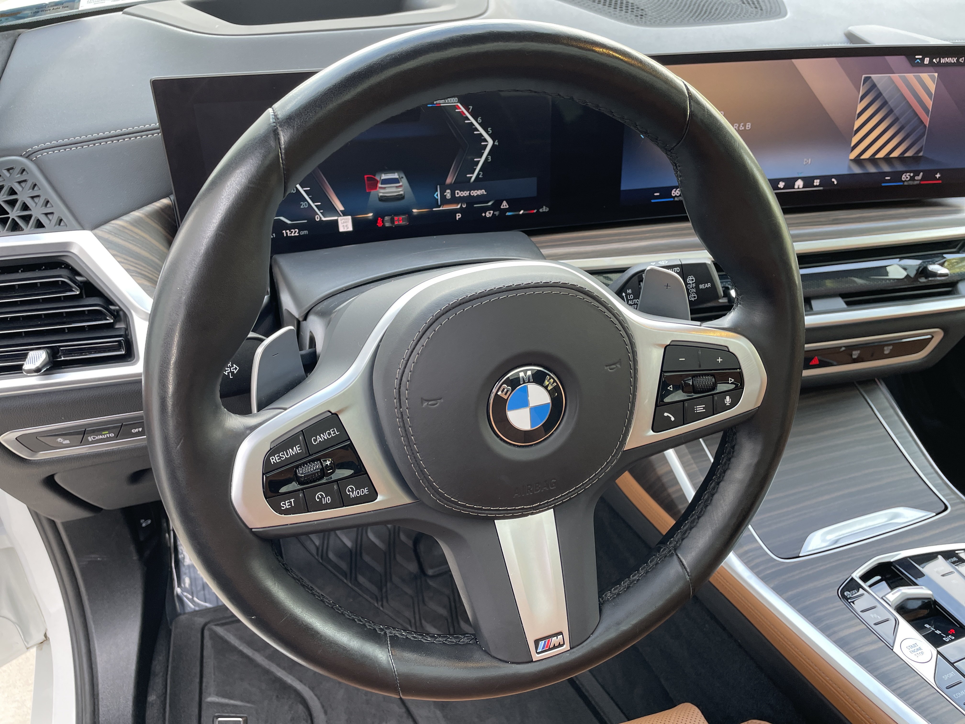 Used 2025 BMW X7 xDrive40i w/ M Sport Package AWD/4WD image 17
