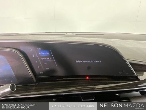 Used 2024 Cadillac Escalade ESV Sport w/ LPO, ONYX Package AWD/4WD image 36