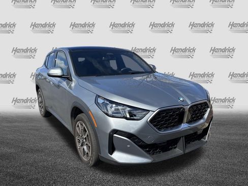 Used 2025 BMW X2 xDrive28i image 3