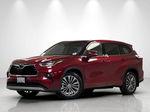 Used 2020 Toyota Highlander Platinum AWD/4WD image 1