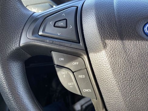 Used 2024 Ford Edge SE w/ Black Appearance Package image 17