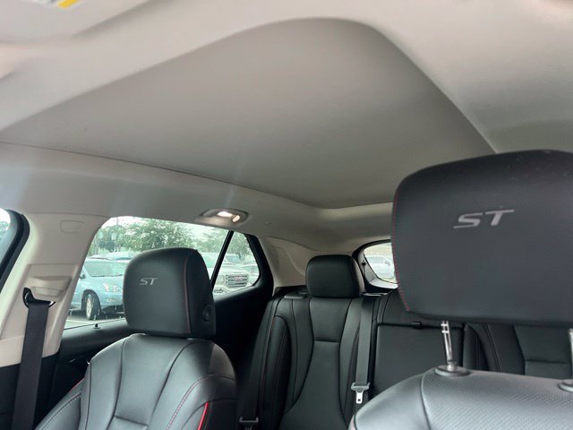 Used 2023 Buick Envision Essence w/ Technology Package I FWD image 11