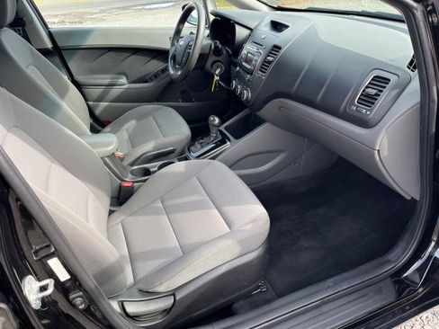 Used 2017 Kia Forte LX image 19