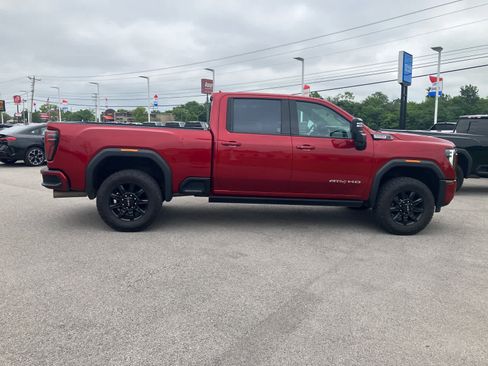 Used 2024 GMC Sierra 2500 AT4 w/ Technology Package AWD/4WD image 8