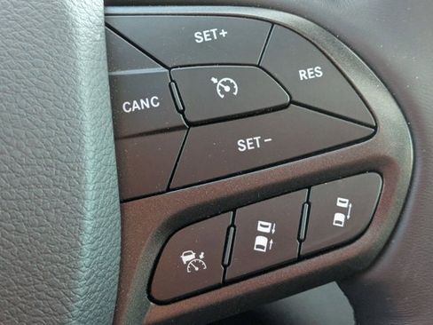 Used 2019 Jeep Cherokee Trailhawk image 12