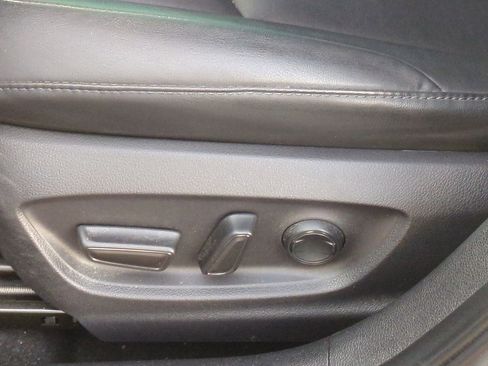 Used 2020 Toyota Prius XLE image 19