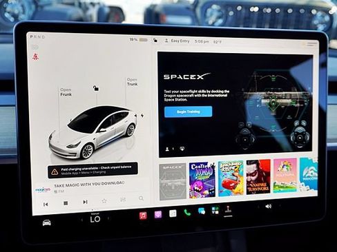 Used 2023 Tesla Model 3 Standard Range RWD image 35