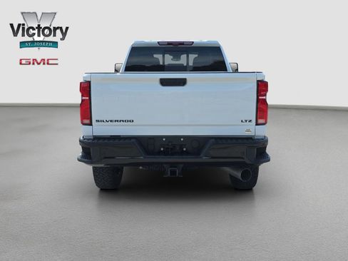 Used 2025 Chevrolet Silverado 3500 LTZ w/ Trail Boss Package AWD/4WD image 16
