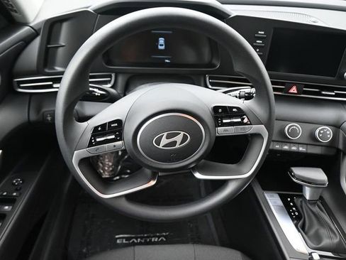 New 2026 Hyundai Elantra SE image 13