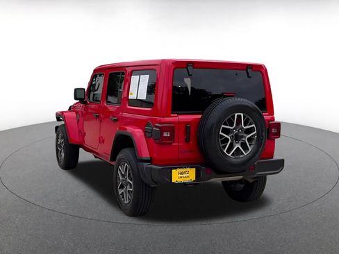 Used 2025 Jeep Wrangler Unlimited Sahara AWD/4WD image 11
