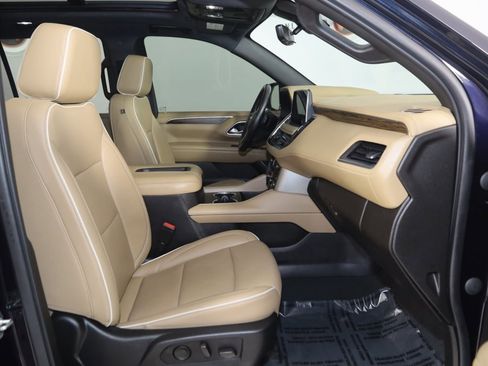 Used 2021 Chevrolet Tahoe Premier w/ Premium Package image 13