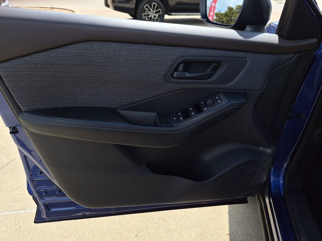 Used 2021 Nissan Rogue S FWD image 16