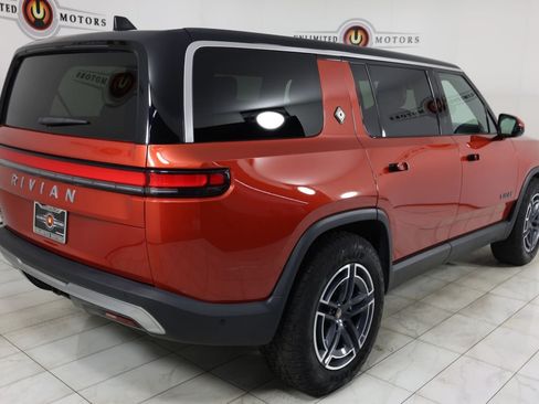 Used 2025 Rivian R1S Adventure AWD/4WD image 3