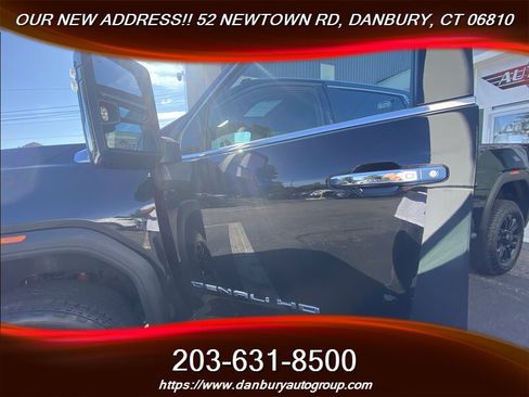 Used 2021 GMC Sierra 2500 Denali w/ Denali Ultimate Package AWD/4WD image 3