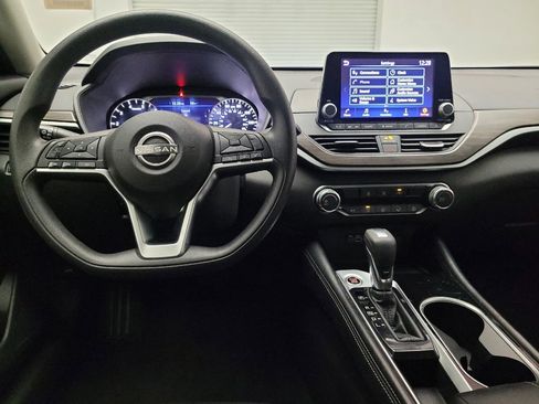 Used 2023 Nissan Altima 2.5 SV image 22