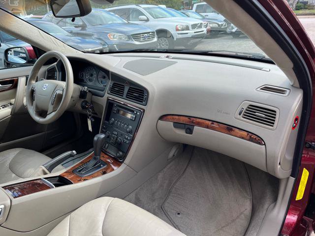 Used 2006 Volvo V70 2.4 FWD image 17