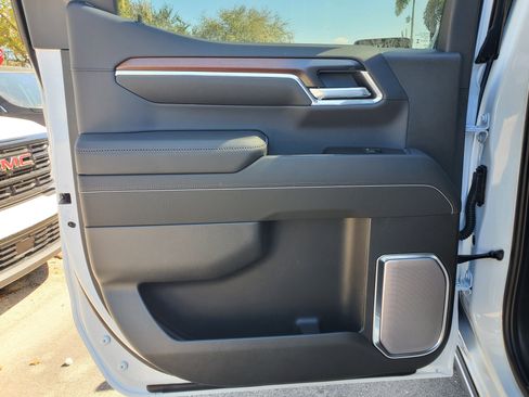 New 2026 GMC Sierra 1500 Denali image 9