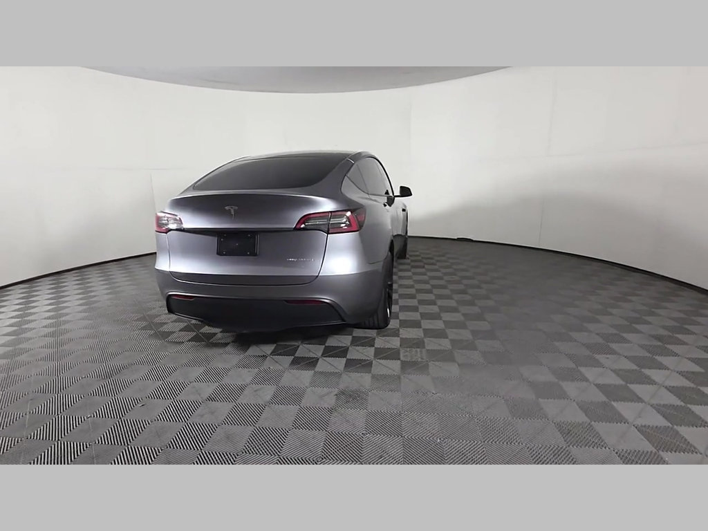 Used 2025 Tesla Model Y Long Range AWD/4WD image 49