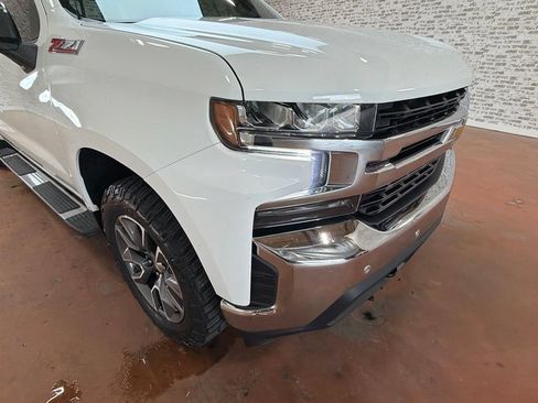 Used 2022 Chevrolet Silverado 1500 LT AWD/4WD image 9