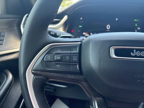 Used 2024 Jeep Grand Cherokee Limited 4xe image 19