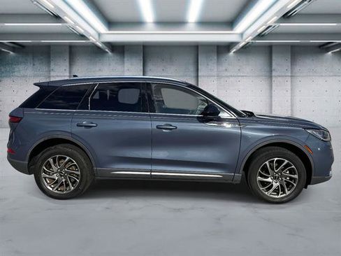 Used 2022 Lincoln Corsair Standard w/ Equipment Group 101A image 3