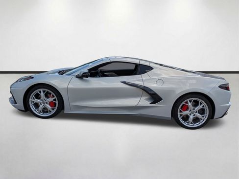 Used 2022 Chevrolet Corvette Stingray Premium Cpe w/ Engine Appearance Package RWD image 7
