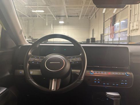 Used 2025 Hyundai Kona SEL image 34