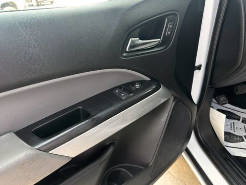 Used 2018 Chevrolet Colorado LT w/ Safety Package RWD image 17