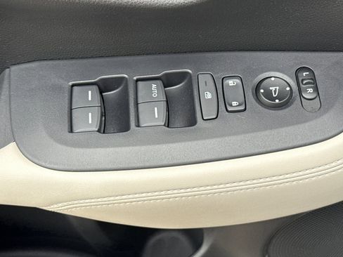 Certified 2023 Honda HR-V LX image 12