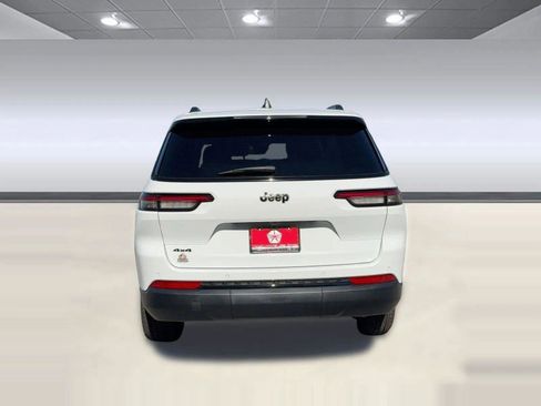 New 2025 Jeep Grand Cherokee L Altitude image 8