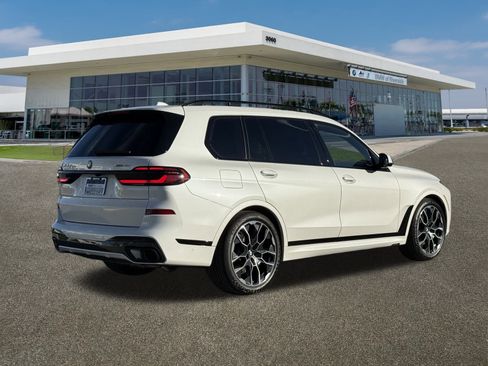 Certified 2024 BMW X7 xDrive40i w/ M Sport Package image 11