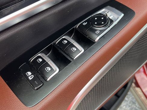 Used 2024 Kia Telluride EX w/ EX Captain's Chair Package image 13