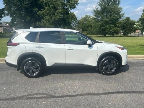 Used 2026 Nissan Rogue SV FWD image 29