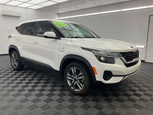 Used 2021 Kia Seltos LX AWD/4WD image 3