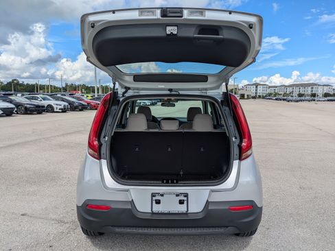 Used 2021 Kia Soul LX FWD image 28