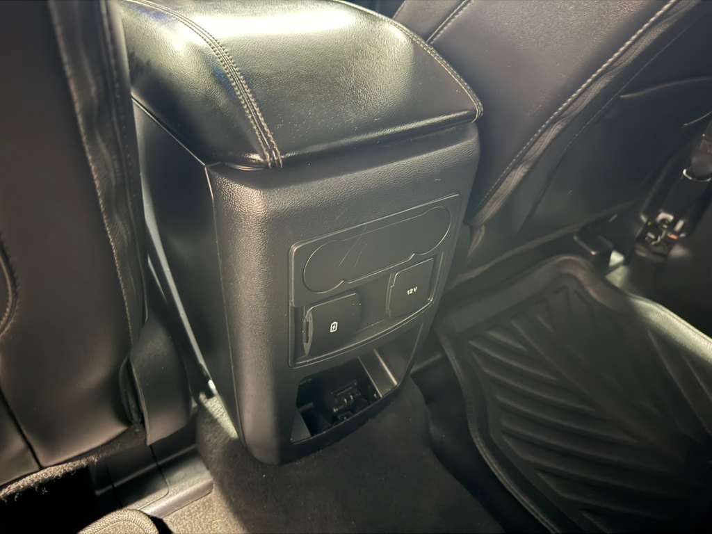Used 2022 Ford Explorer XLT w/ Equipment Group 202A RWD image 23