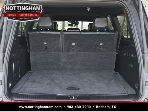 Used 2024 Jeep Wagoneer L Series II w/ Flexible Seating Group AWD/4WD image 8