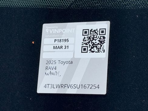 Used 2025 Toyota RAV4 LE AWD/4WD image 31