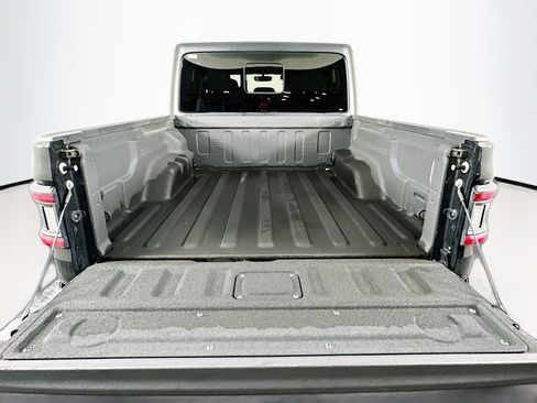 Used 2021 Jeep Gladiator Sport image 27