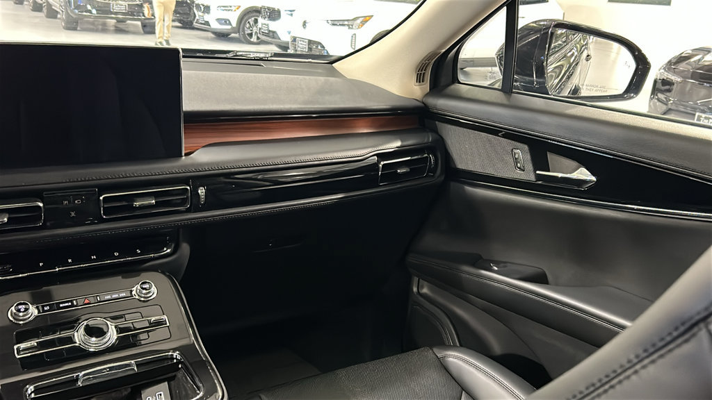 Used 2023 Lincoln Nautilus Reserve AWD/4WD image 23
