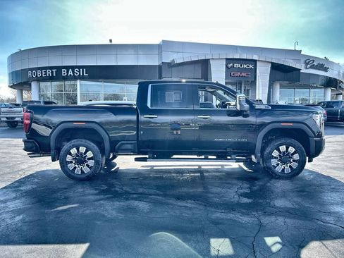 Used 2025 GMC Sierra 2500 Denali w/ Denali Reserve Package image 9