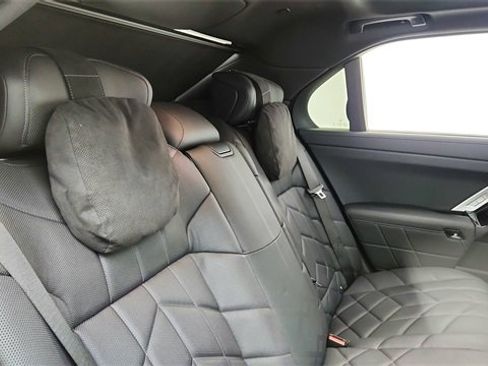 Used 2025 BMW 740i xDrive 740i xDrive w/ Executive Package image 26