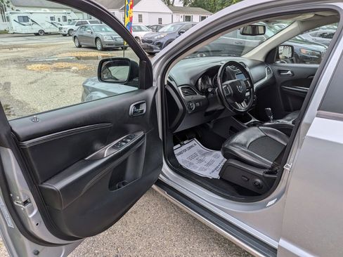 Used 2020 Dodge Journey Crossroad FWD image 20