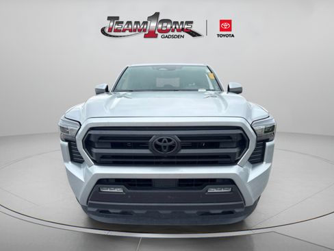 Used 2024 Toyota Tacoma SR5 RWD image 4